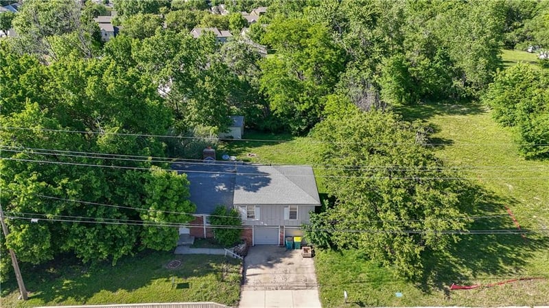 6684 151st St, Overland Park, KS 66223