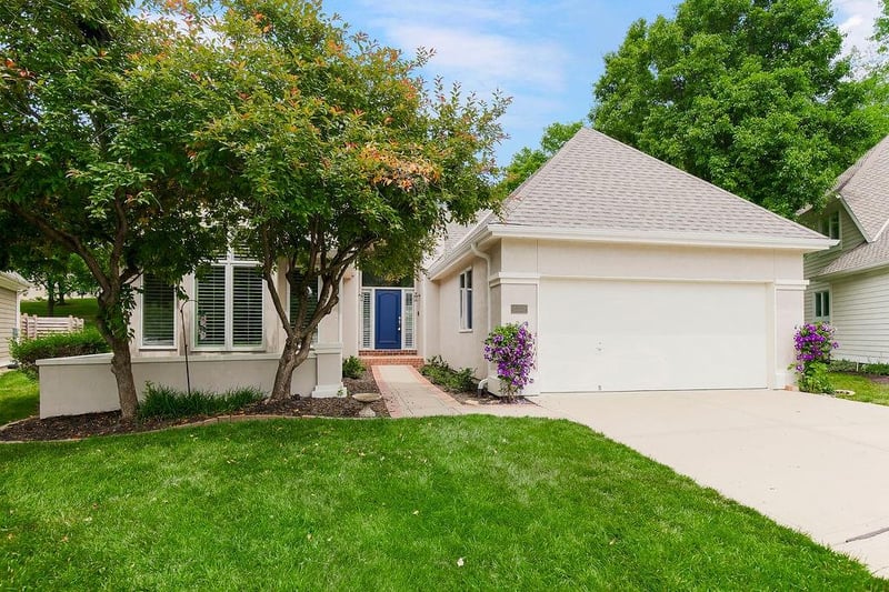 4227 N Jarboe Ct, Kansas City, MO 64116