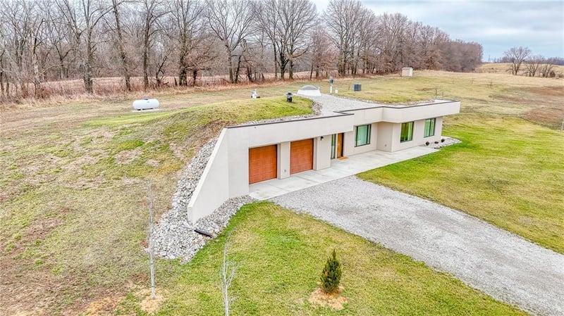 18018 Ozark Ln, Higginsville, MO 64037