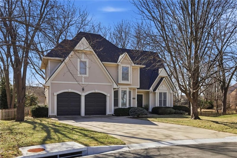 11512 Noland St, Overland Park, KS 66210