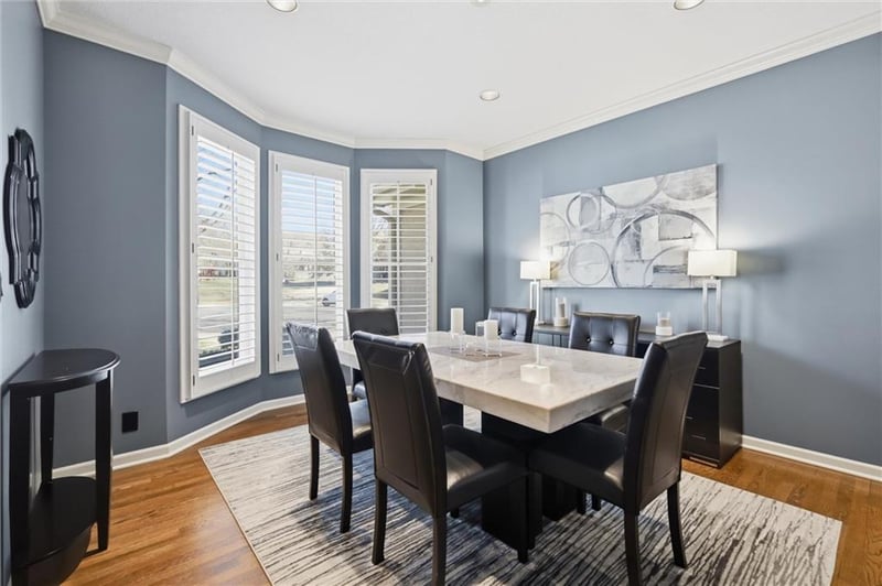 11512 Noland St, Overland Park, KS 66210