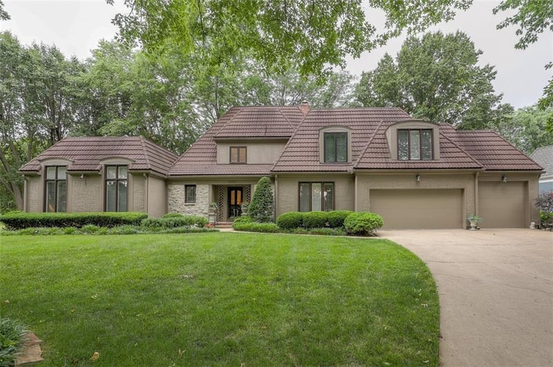 12601 Pawnee Ln, Leawood, KS 66209