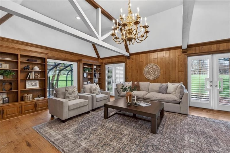 12601 Pawnee Ln, Leawood, KS 66209