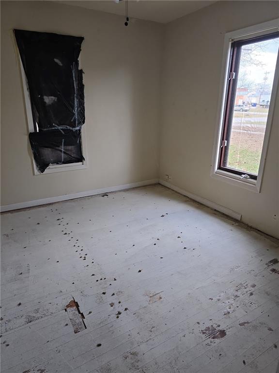 316 5th St, Tonganoxie, KS 66086