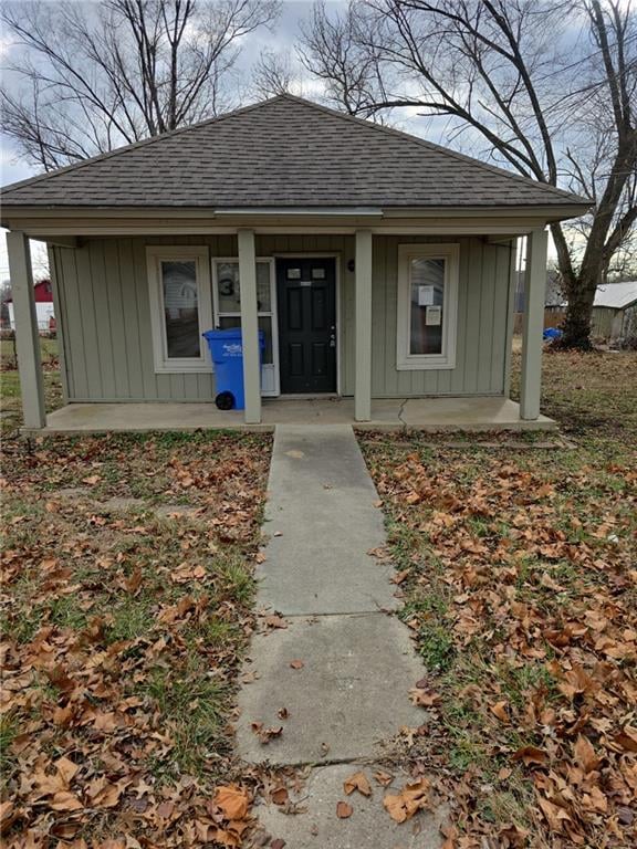 316 5th St, Tonganoxie, KS 66086