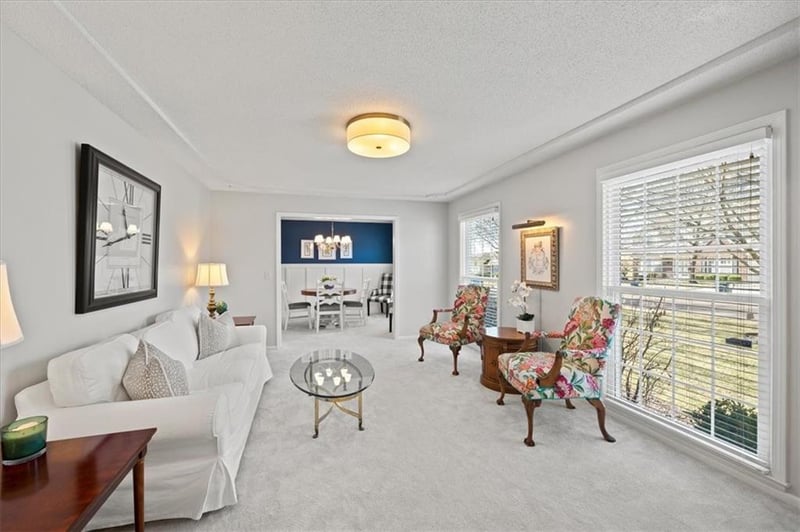 9101 England St, Overland Park, KS 66212