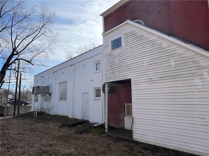 415 N 17th St, St Joseph, MO 64501