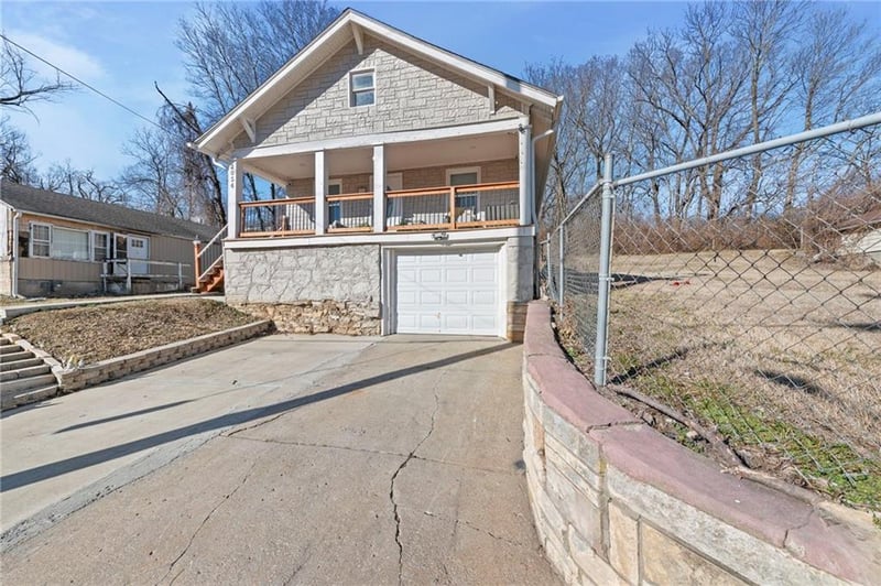 3054 12th St, Kansas City, KS 66104