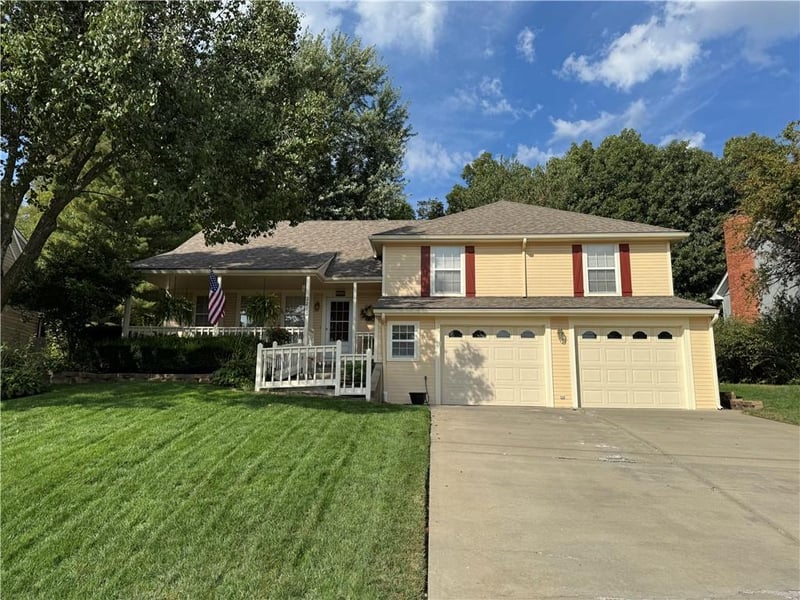 2212 19th Ter, Leavenworth, KS 66048
