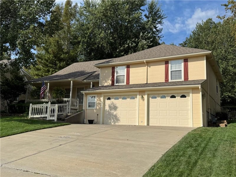 2212 19th Ter, Leavenworth, KS 66048