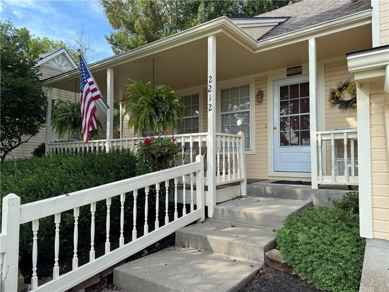 2212 19th Ter, Leavenworth, KS 66048