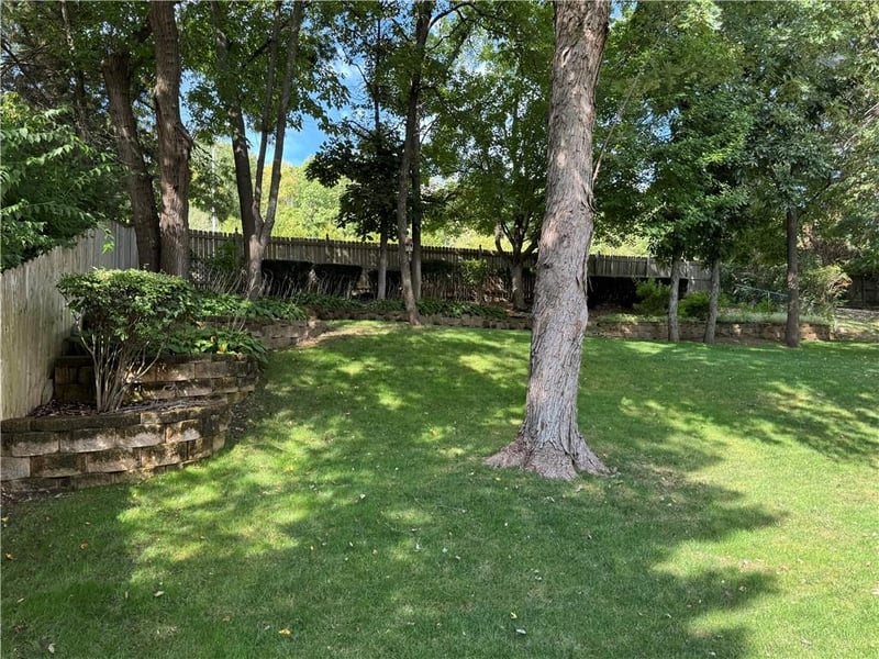 2212 19th Ter, Leavenworth, KS 66048