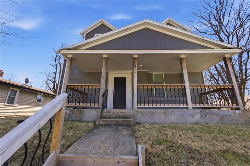 751 Stewart Ave, Kansas City, KS 66101