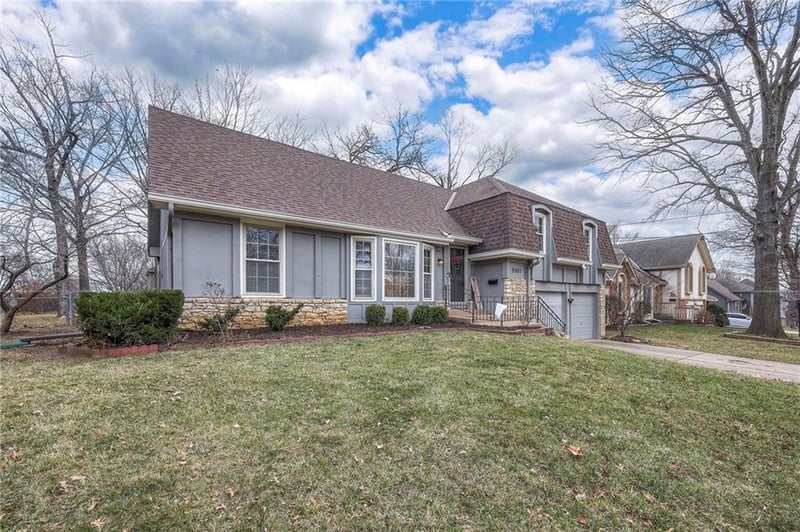 9901 Taylor Dr, Overland Park, KS 66212