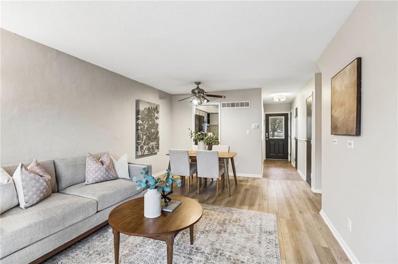 5700 97th St, Overland Park, KS 66207