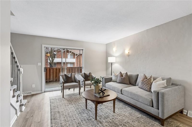 5700 W 97th St, Overland Park, KS 66207