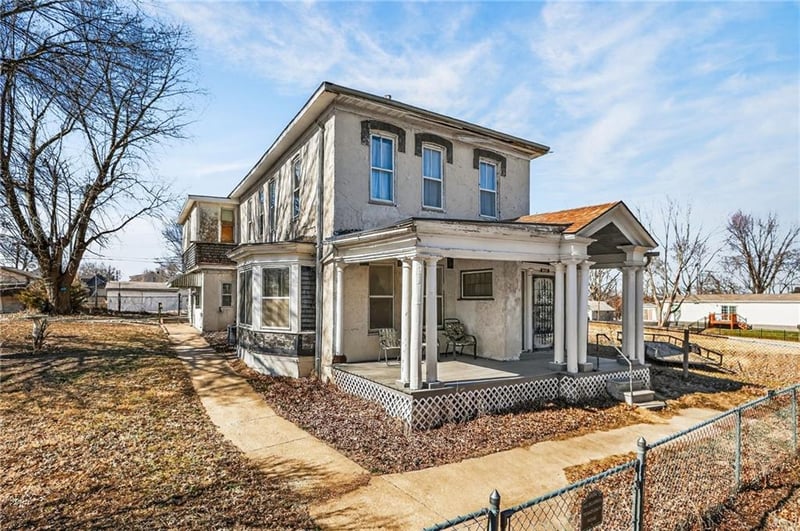 212 17th St, St Joseph, MO 64501