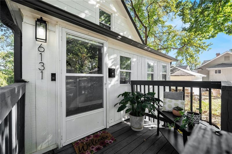 6131 Tracy Ave, Kansas City, MO 64110