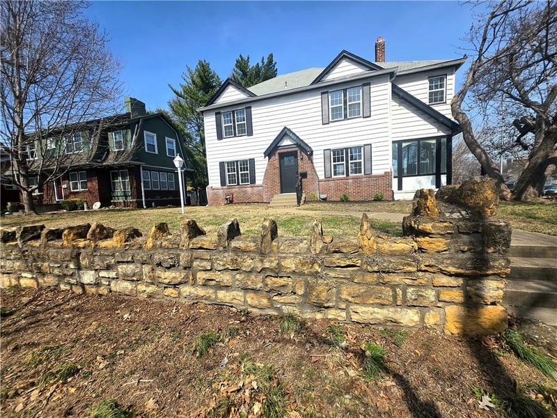 800 Valentine Rd, Kansas City, MO 64111