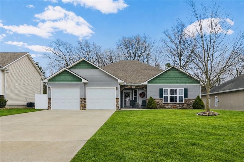607 Oakmont Dr, Warrensburg, MO 64093