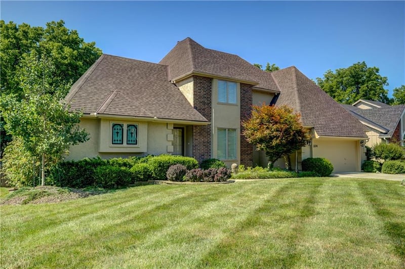 204 Chippewa Ln, Lake Winnebago, MO 64034