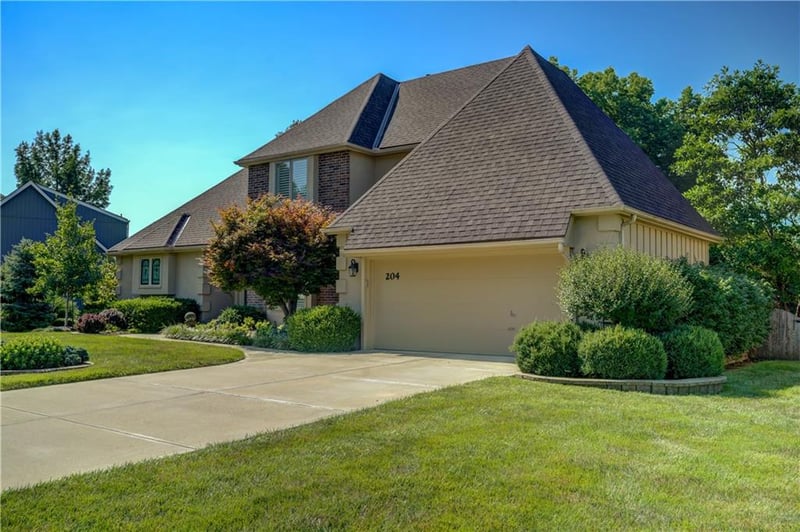204 Chippewa Ln, Lake Winnebago, MO 64034