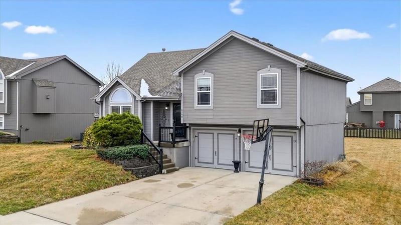 8200 105th St, Kansas City, MO 64157