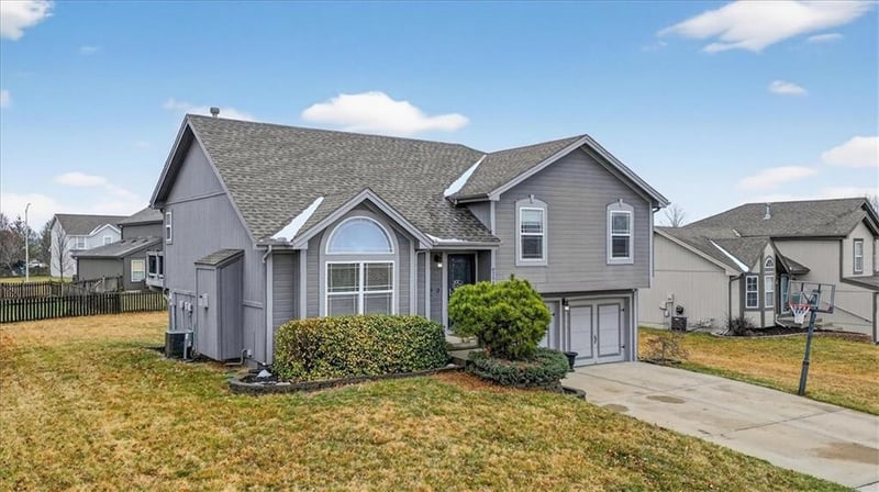 8200 105th St, Kansas City, MO 64157