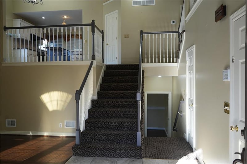 21710 62nd St, Shawnee, KS 66218
