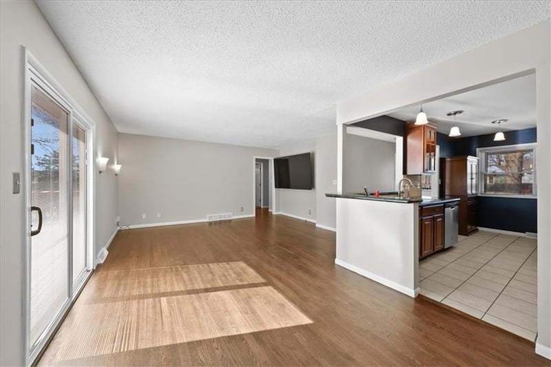 9421 Mackey St, Overland Park, KS 66212