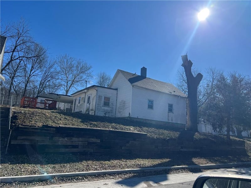 2003 Holman St, St Joseph, MO 64501