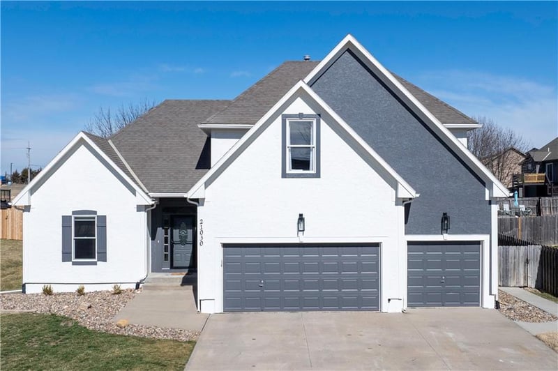 21030 224th St, Spring Hill, KS 66083