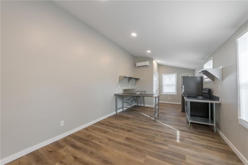 2023 College Ave, Kansas City, MO 64129