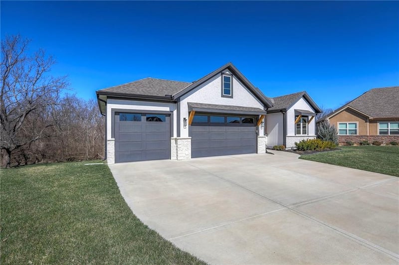 9102 11th Street Ct, Lee's Summit, MO 64064