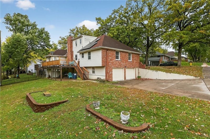 6761 Woodland Ave, Kansas City, MO 64118