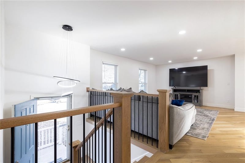 9118 Robinson St, Overland Park, KS 66212