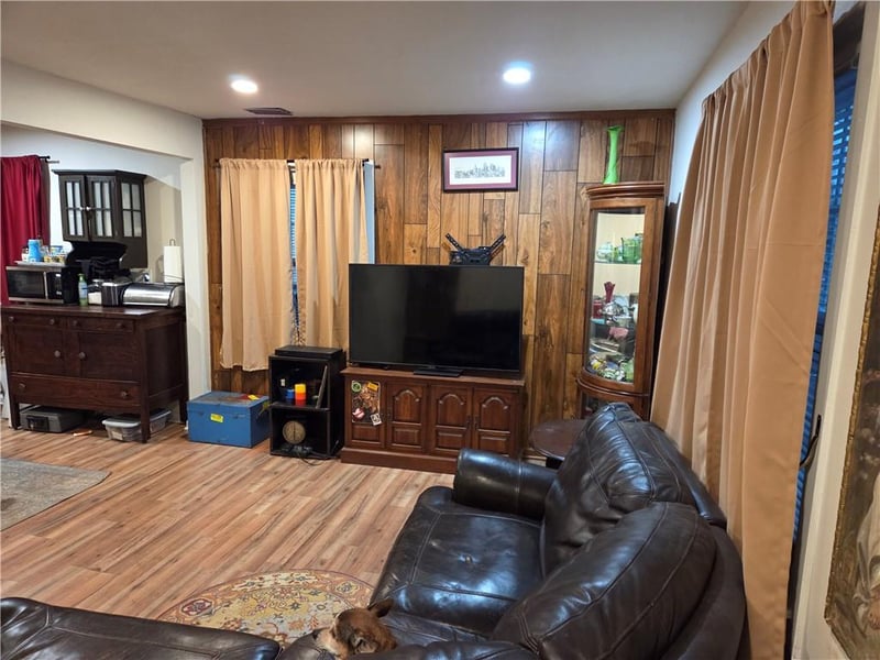 5021 Crest Dr, Kansas City, KS 66106