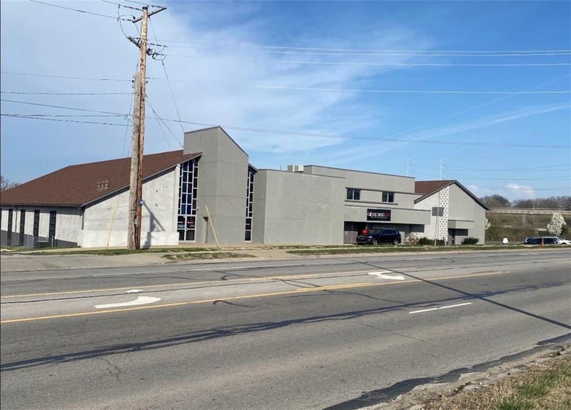 10306 Blue Ridge Blvd, Kansas City, MO 64134