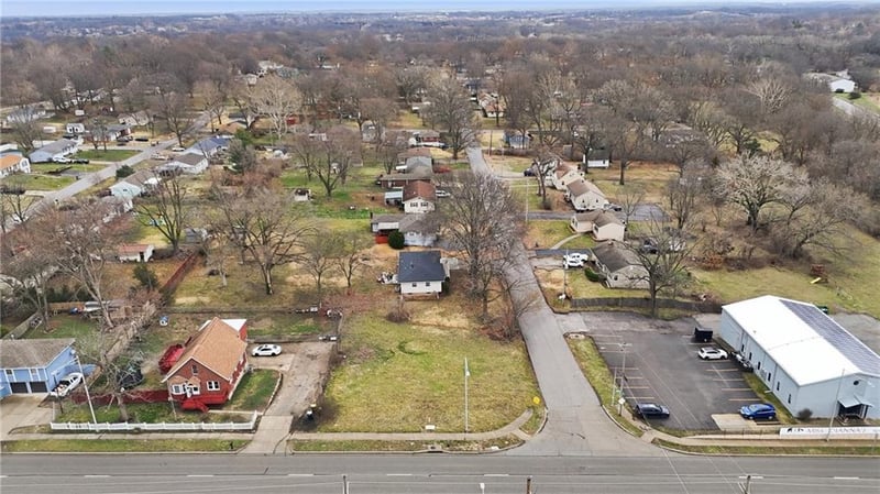 8701 Oak Trafficway, Kansas City, MO 64155