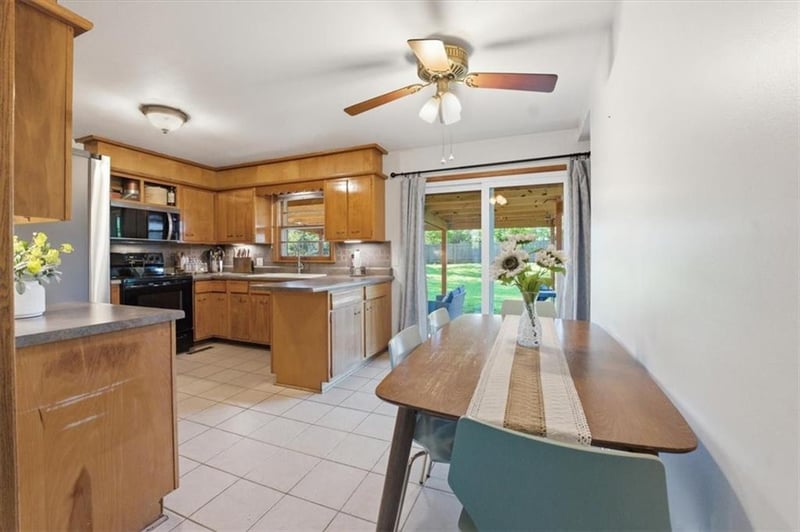 900 6th St, Lee's Summit, MO 64081