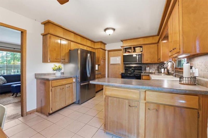 900 6th St, Lee's Summit, MO 64081