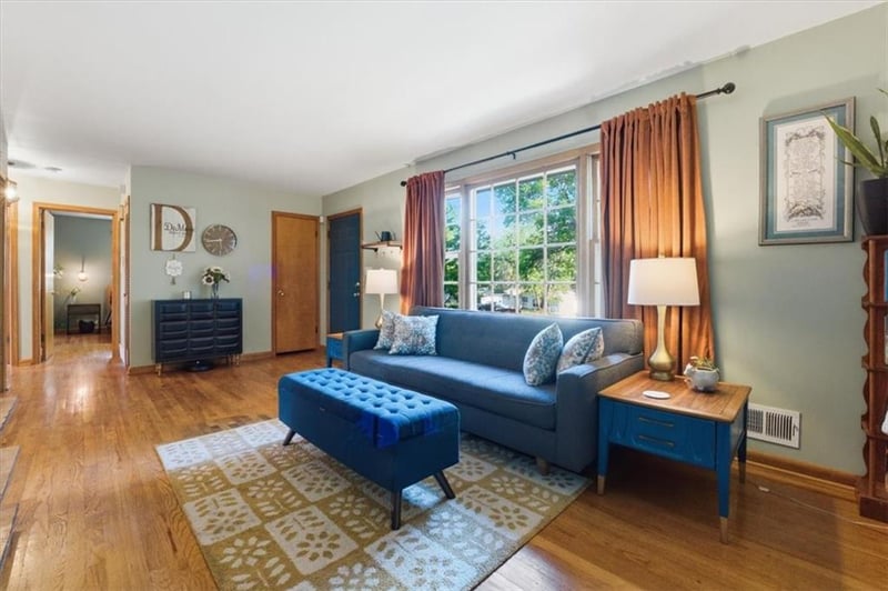 900 6th St, Lee's Summit, MO 64081