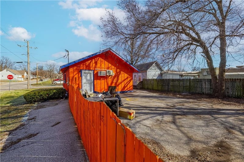 12912 7th St, Grandview, MO 64030