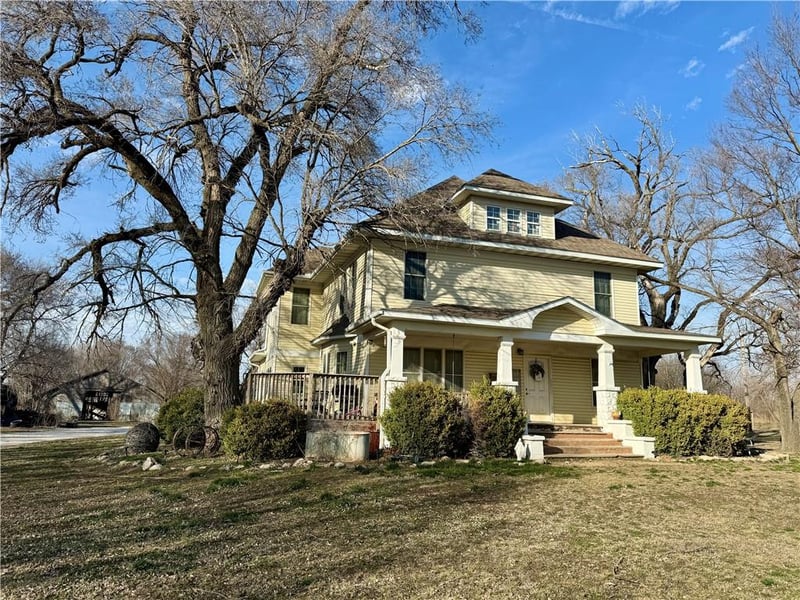 17850 10th Rd, Parsons, KS 67357
