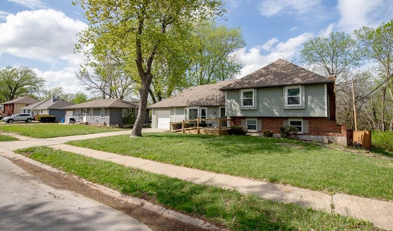 8816 E 110th St, Kansas City, MO 64134