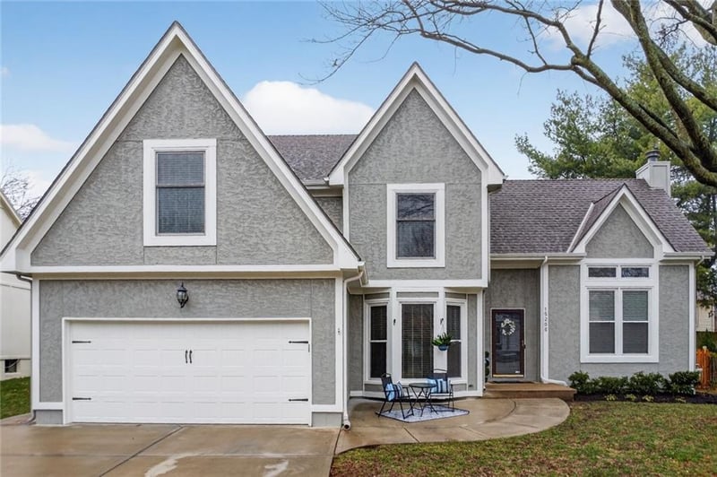 15206 Reeds Rd, Overland Park, KS 66223