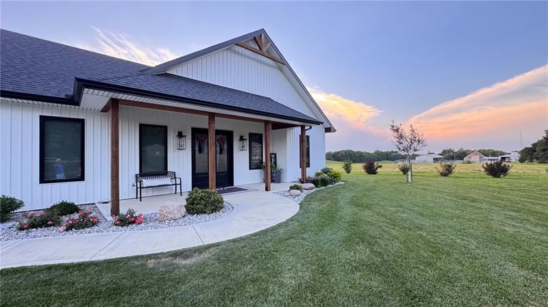 607 Ernest St, Troy, KS 66087