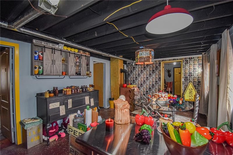 2021 54th St, Kansas City, KS 66104