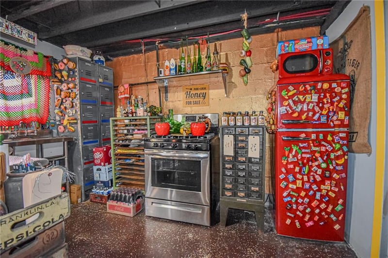 2021 54th St, Kansas City, KS 66104