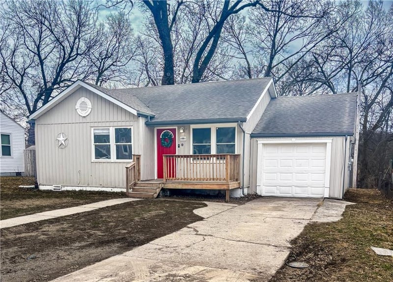 1001 44th St, Kansas City, MO 64116